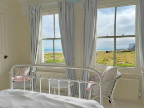 Mariner's Cottage - on Kingsdown beach